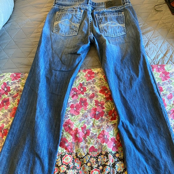 Jeans - Picture 2 of 3